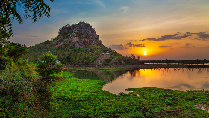 Sunset over the river with reflection, Ambhora, Nagpur, India (700x393, 428Kb)