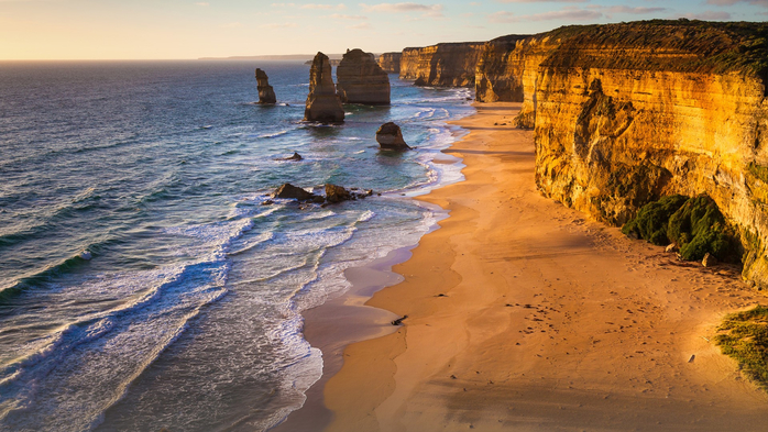 Sunset view at coast of Twelve Apostles by Great Ocean Road, Port Campbell National Park, Australia (700x393, 409Kb)