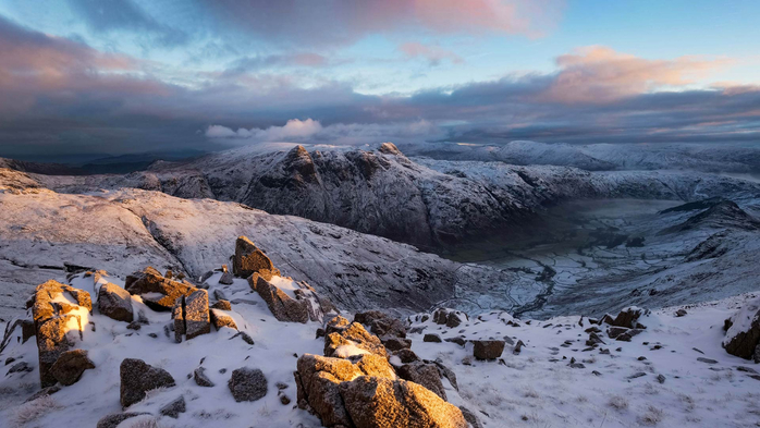 The Langdale Pikes in winter, Lake District, Cumbria (700x393, 303Kb)