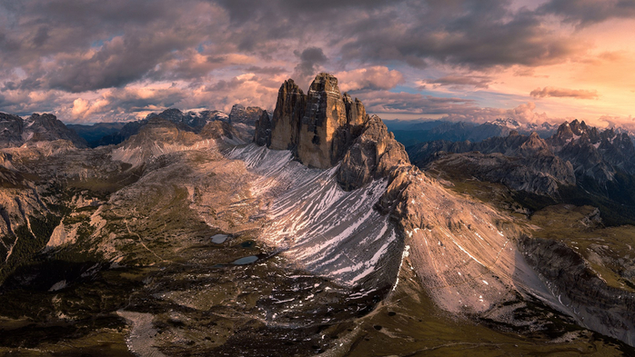 Tre Cime di Lavaredo or Drei Zinnen mountain range in Sexten Dolomites mountains, Italy (700x393, 375Kb)