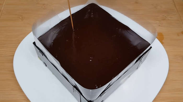 Шоколадный торт с нежным кремом (без выпечки) 7 (700x389, 154Kb)