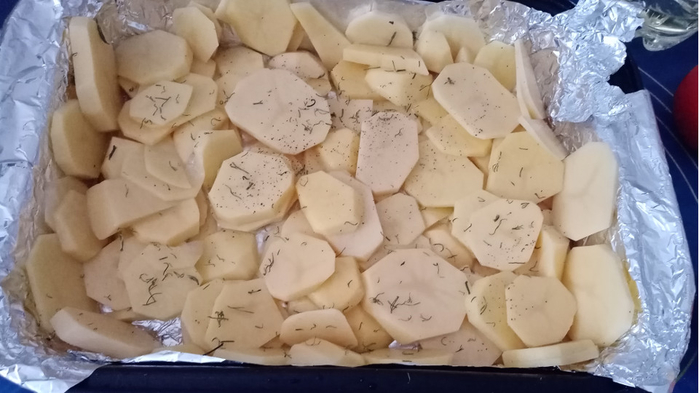 the potatoes were placed in a mold (700x393, 250Kb)