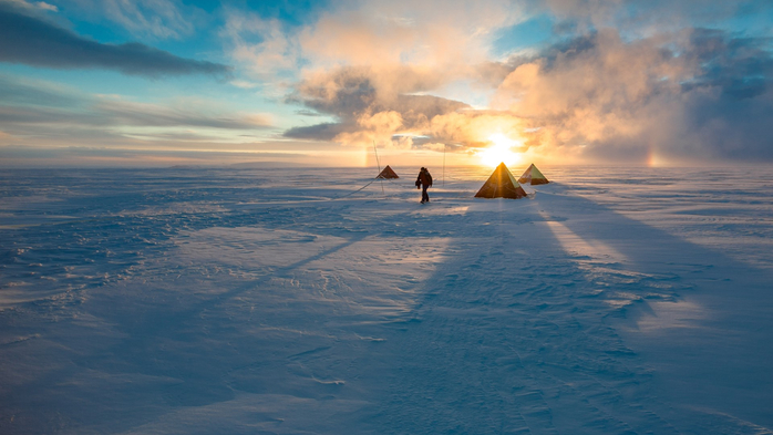 Field camp in Antarctica (700x393, 287Kb)