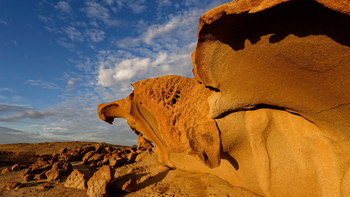 Granite rocks (Eagle Rock) in the Namib Desert, Wüstenquell Guestfarm, Karibib, Erongo, Namibia (700x393, 378Kb)