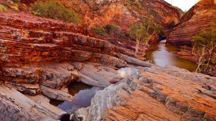 Hamersley Gorge in Karijini National Park, Pilbara, Australia (700x393, 460Kb)