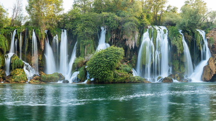 Kravica waterfall on the Trebižat River, Balkans, Bosnia and Herzegovina (700x393, 406Kb)