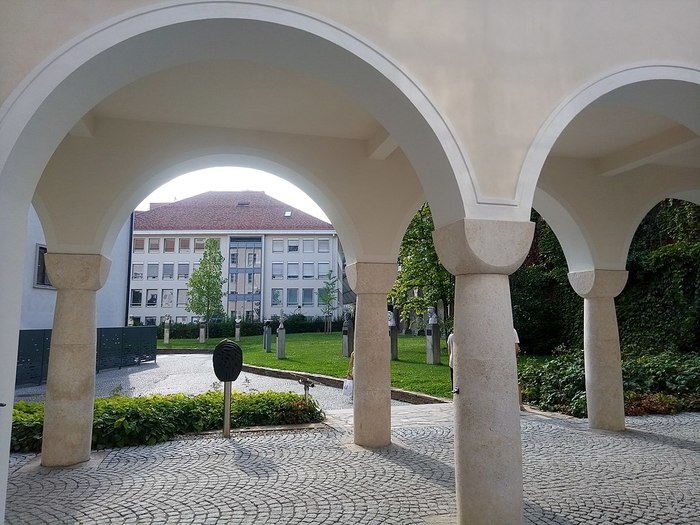 Im Burggarten der Grazer Burg, Skulptur Grazer Stadtkern (900x725, 97Kb)