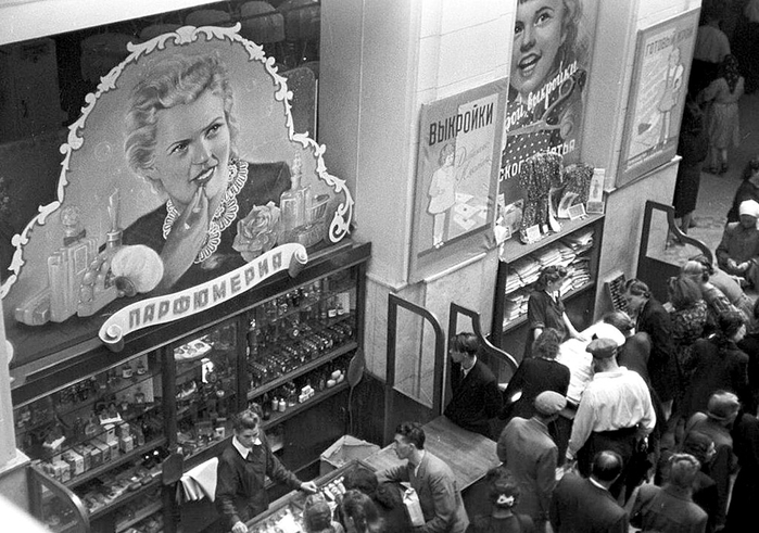 ссср В ЦУМе, 1940 год (700x491, 251Kb)