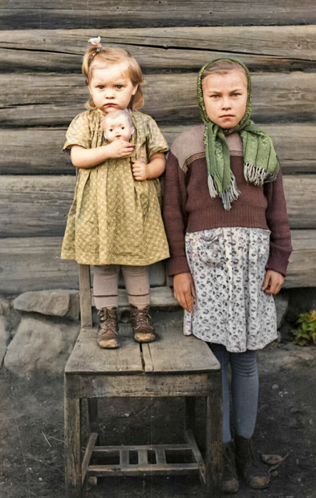 ссср Девочки из села Полозово. Пермский край, 1960 год (443x700, 333Kb)