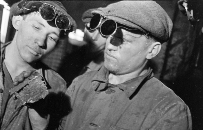 ссср Ударная бригада Свиридова. Завод «Серп и молот», Москва 1939 год (700x449, 182Kb)