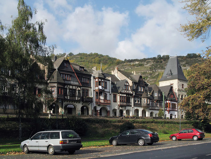 1024px-Bacharach Rheinfront (900x728, 116Kb)