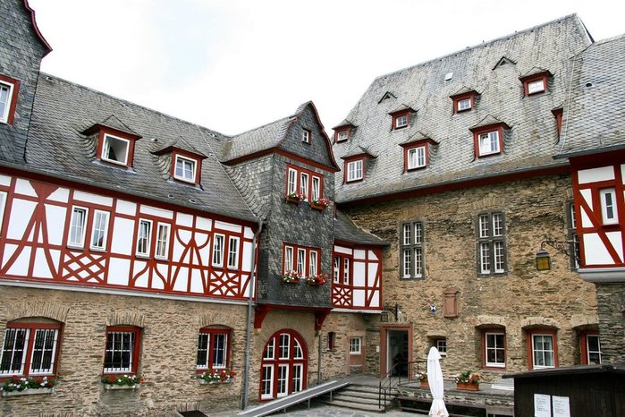 burg-stahleck leto (900x666, 111Kb)