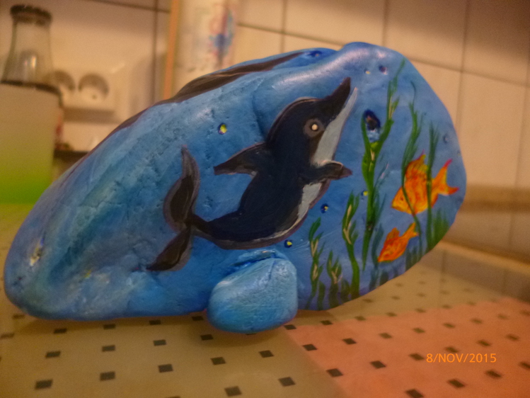 Дельфин рисунок на камне Дельфин рисунок на камне