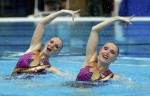 Анастасия Глоушко и Инна Иоффе (Anastasia Gloushkov and Inna Yoffe) из Израиля. Выступление пар на чемпионате Европы по синхронному плаванию в Будапеште, 5 августа 2010 года.
