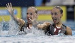 Наталья Ищенко и Светлана Ромашина (Natalia Ischenko and Svetlana Romashina) из России. Выступление пар на чемпионате Европы по синхронному плаванию в Будапеште, 5 августа 2010 года.