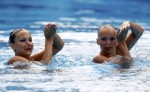 Надин Брандл и Ливия Ланг (Nadine Brandl and Livia Lang) из Австрии. Выступление пар на чемпионате Европы по синхронному плаванию в Будапеште, 5 августа 2010 года.