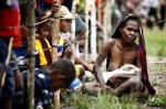 Фестиваль в долине Балем (Baliem Valley Festival) в Вамена, Индонезия, 10 августа 2010 года.