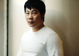 Yong Ho Ji Старые покрышки - новые мускулы 1400267_11-half_02