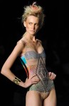 Работы дизайнера Triya на Rio Fashion Week, Коллекция лето 2010/2011, Пир Мауа, Рио-де-Жанейро, Бразилия, 1 июня 2010 года.