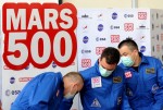 Участники эксперимента Mars500. Эксперимент по имитации миссии на Марс, Mars500 в Москве, 3 июня 2010 года.