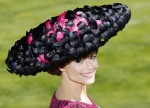 Пятидневные Королевские скачки (Royal Ascot) в Аскот, Англия, 15-19 июня 2010 года.