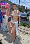 Парад Русалок (Mermaid Parade) на Кони-Айленд, Нью-Йорк, 19 июня 2010 года.