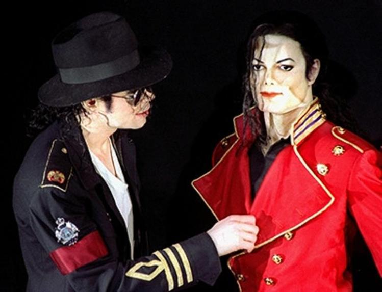 Восковых фигуры короля поп-музыки Майкла Джексона будут установлены…