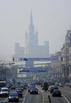 Смог от лесных и торфяных пожаров добрался до центра Москвы, Россия, 26 июля 2010 года.