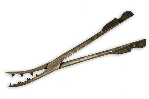 Акушерские костные щипцы Этот инструмент аборта использовался, чтобы разломать череп ребенка и позволить извлечение.