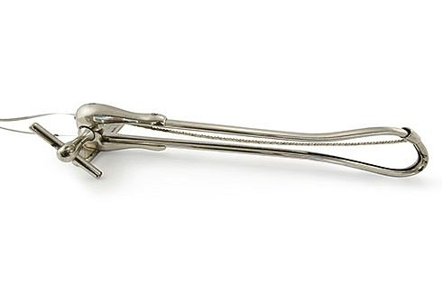 Эмбриотом Рибемонта с цепной пилой Этот инструмент использовался для расчленении и/или обезглавливания ребенка.