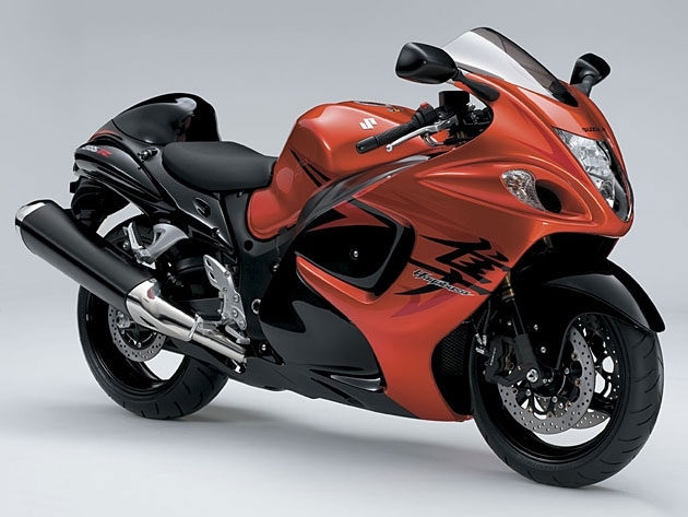 One of the fastest and most powerful bike in the world. In 2011, during the race Loring Timing Association American Bill Warner (Bill Warner) dispersed upgraded version of Hayabusa to 502 kilometers per hour, which was a new speed record on a motorcycle