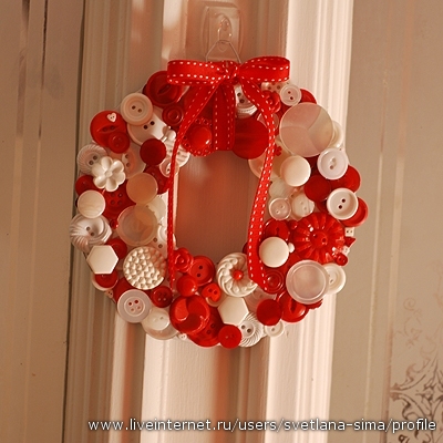 Поделки из пуговиц 4372487_wreath_light