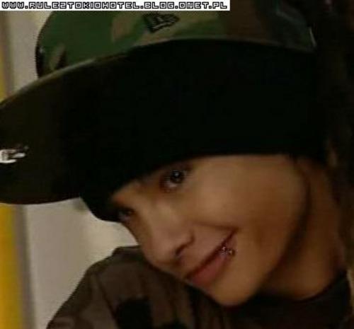 tom_kaulitz_tokio_hotel--large-msg-117092053388 (500x465, 15Kb)
