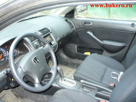 Honda Civic: салон и передние сиденья
