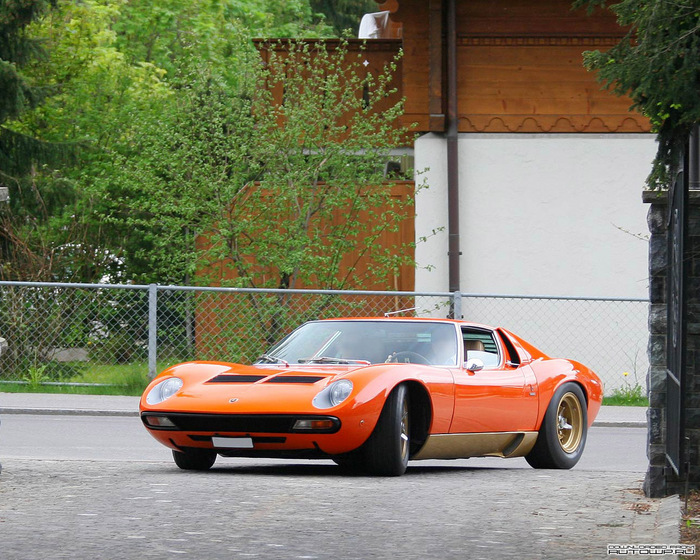 Lamborghini Miura p400 SV оранжевый