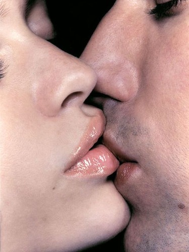 Горячие поцелуи и вылизывание