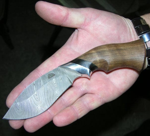 Лезвие охотничьего ножа. Необычные рукоятки ножей. Необычные рукояти ножей. Необычные формы ножей. Необычные ручки ножей.