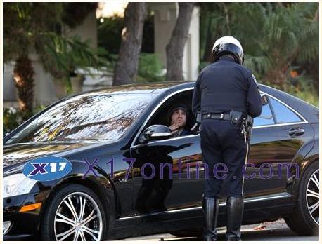 Pete and police (458x348, 35Kb)