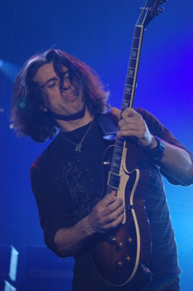 398px-Metalmania_2007_-_Testament_-_Alex_Skolnick_03 (398x599, 28Kb)