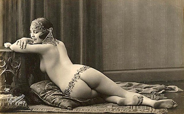 Pawgs torture glamour retro