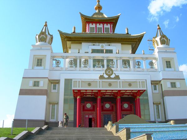 Буддийский храм в отрадном фото