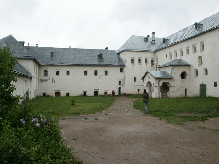 Поганкины палаты в пскове архитектура