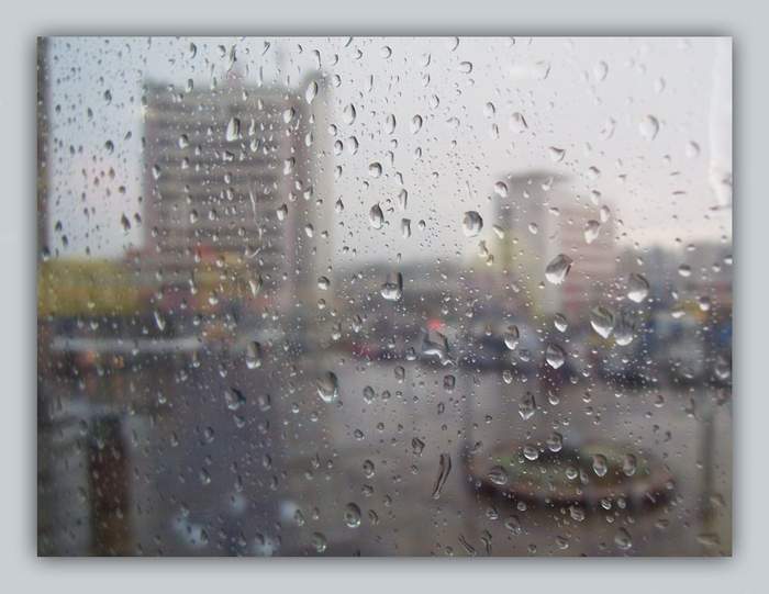 Барабанил дождь слушать. Дождик достал. Ливень достал. Этот дождик всех достал. Задолбал дождь доброе утро картинки.