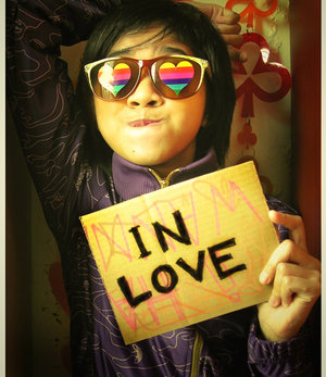 21651176_in_love__by_poop_art[1] (300x347, 34Kb)