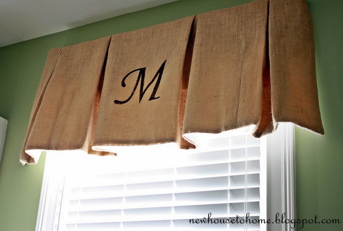 burlap monogram window treatment2 (700x470, 198Kb)