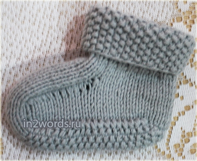Вязаные носочки для новорожденных спицами - 80 фото