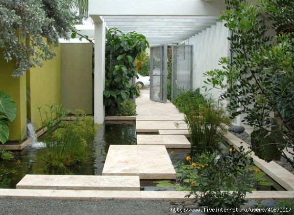 Create-a-beautiful-entry-way-using-the-koi-pond (600x440, 174Kb)