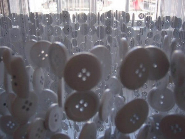 suspended-sewing-button-sculptures-by-augusto-esquivel-19-600x451 (600x451, 109Kb)