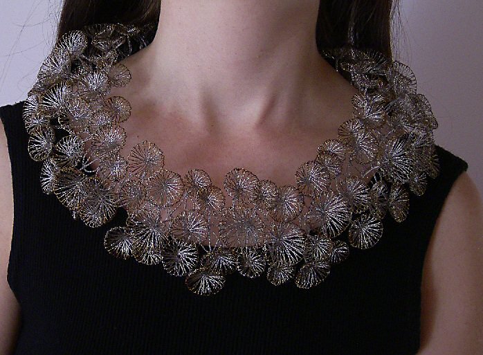 4425308_ines_neckpiece (698x513, 92Kb)