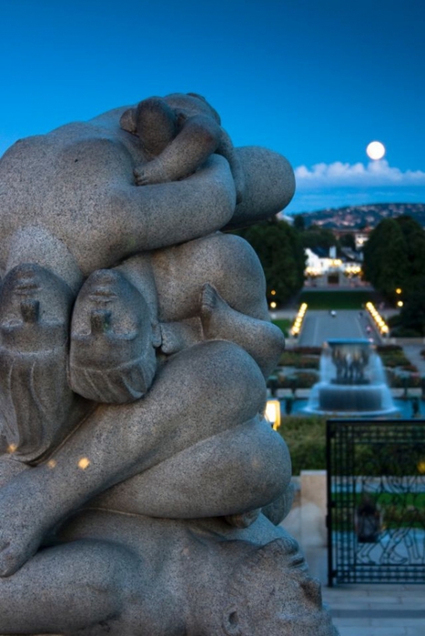 3906024_The_Vigeland_Sculpture_Park__Gustav_Vigeland_18691943__TuttArt_20 (467x700, 209Kb)